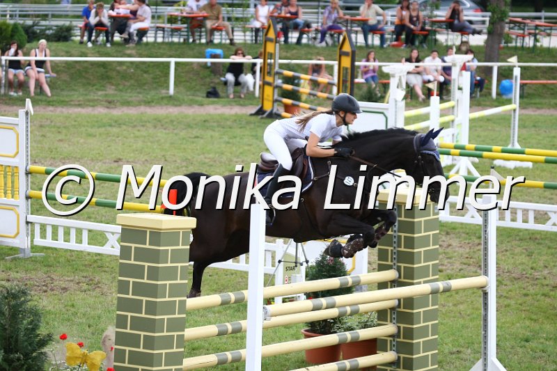 105M2546_Glenna Grazia_Spring_L.JPG